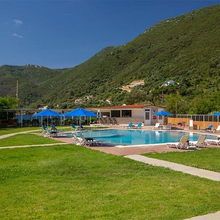 Menes Hotel Geni  Экстерьер фото